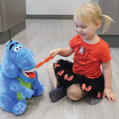 Tupelo Patient Learning About Dental Health